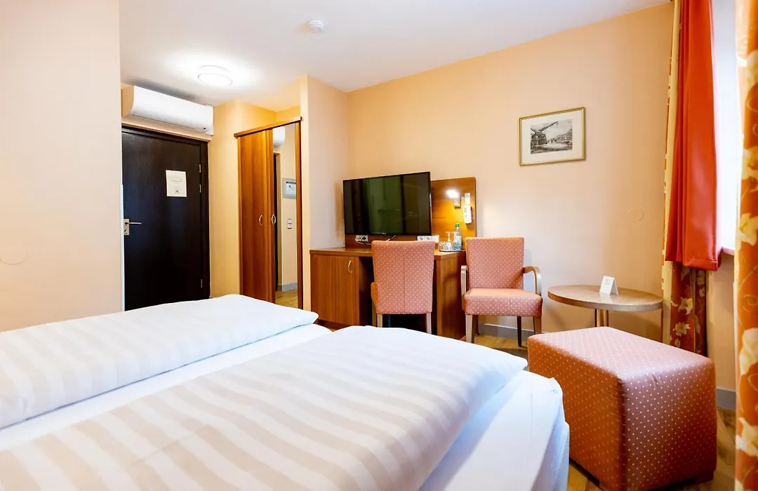 Hotel Alter Kranen-1