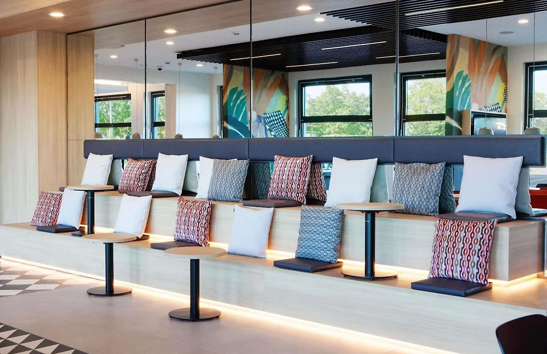 Ibis Hotel Berlin Airport-1