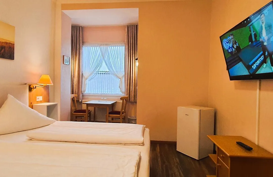 Hotel Münchner Löwenbräu-1