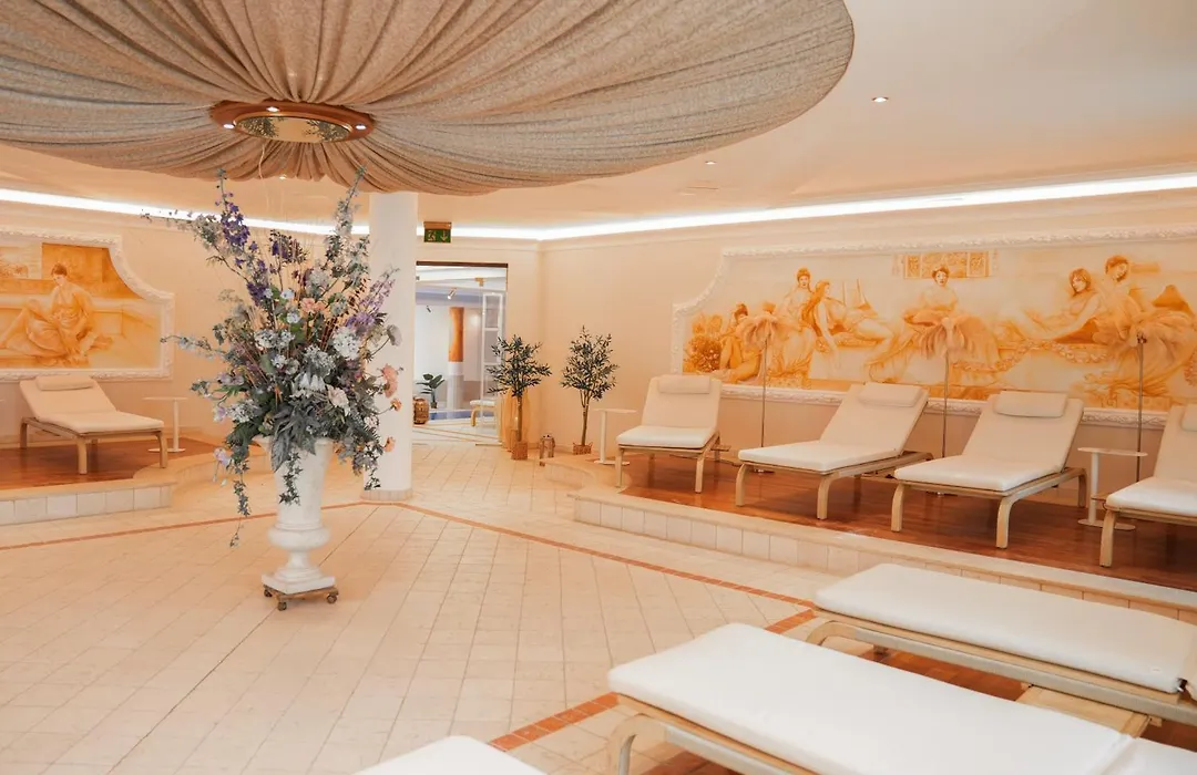 Rugard Thermal Strandhotel-1