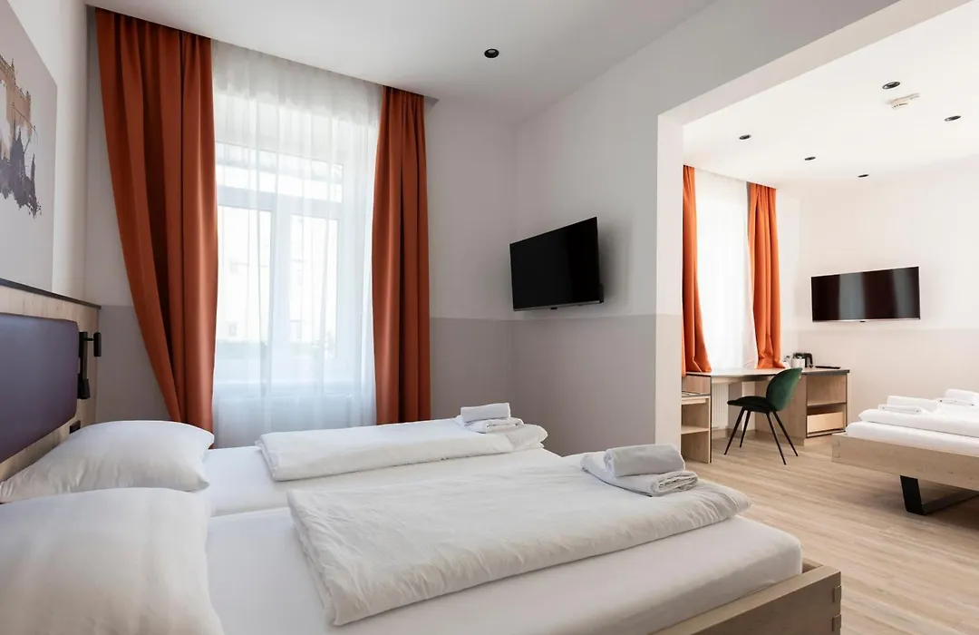 Villa Floeckner Bed & Breakfast-1
