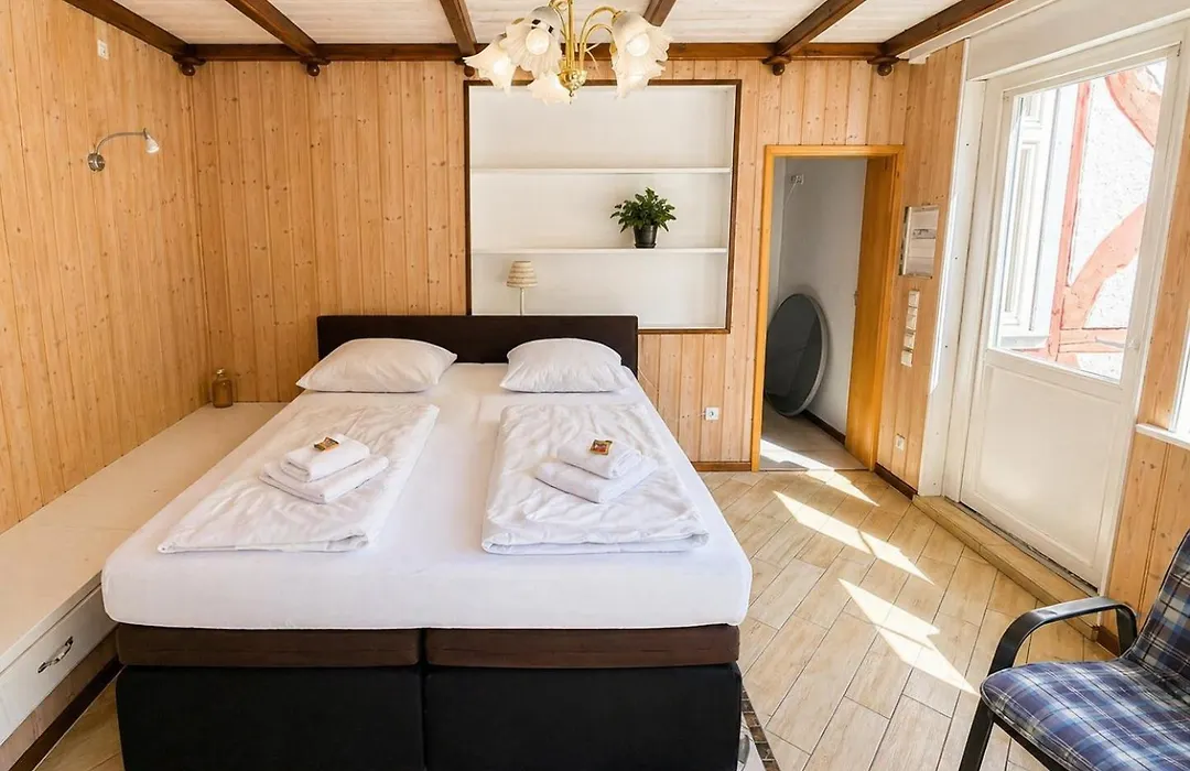 Hotel Steinerne Renne Garni-1