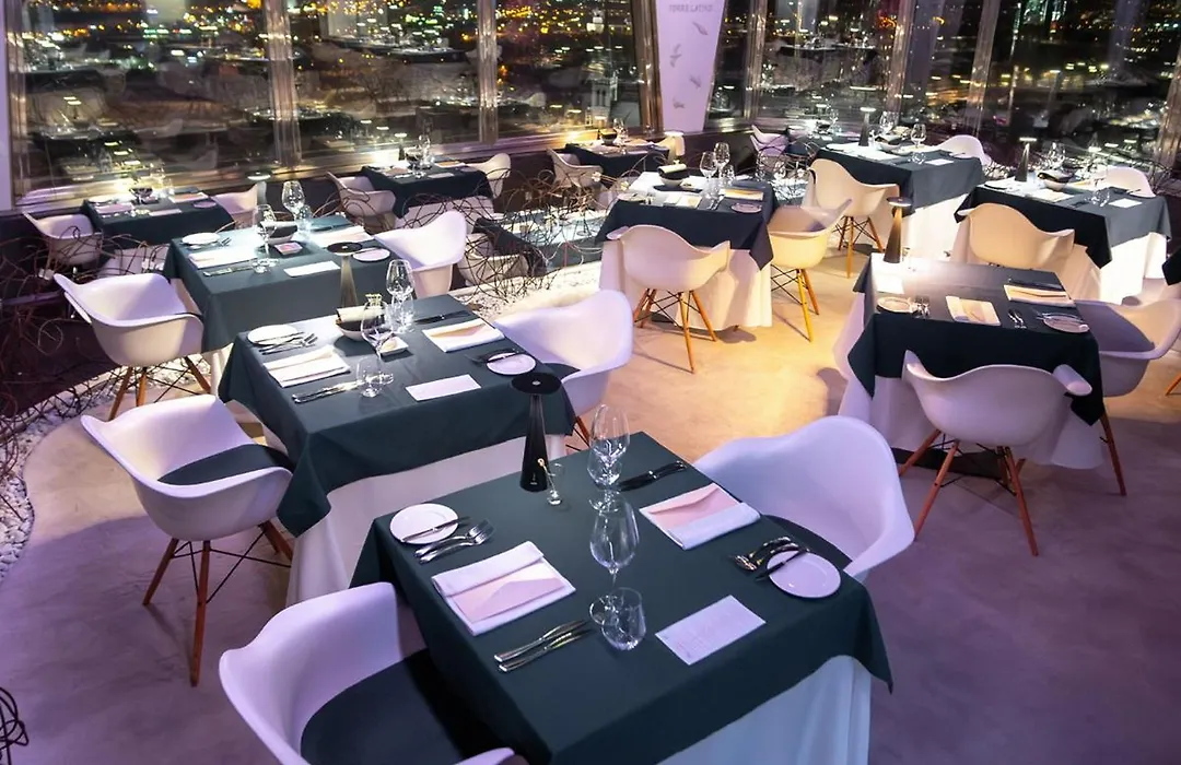 Sky Suite Hotel-1
