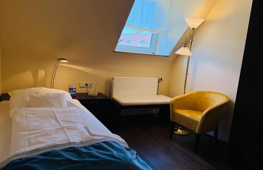 Central Hotel-1