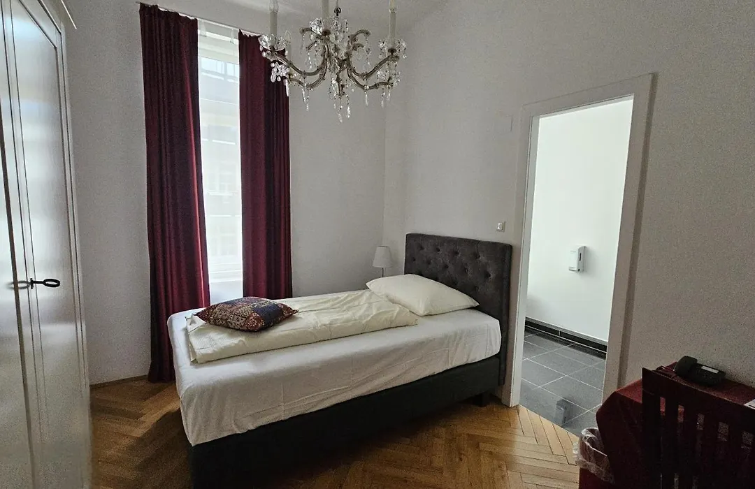Hotel Pension Museum-1