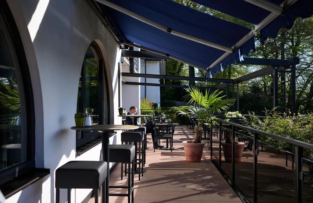 Hotel Schloss Berg-1