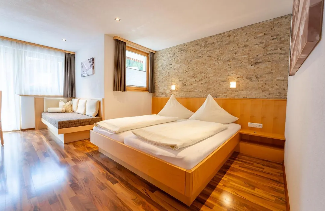 Hotel Garni Krumbach-1