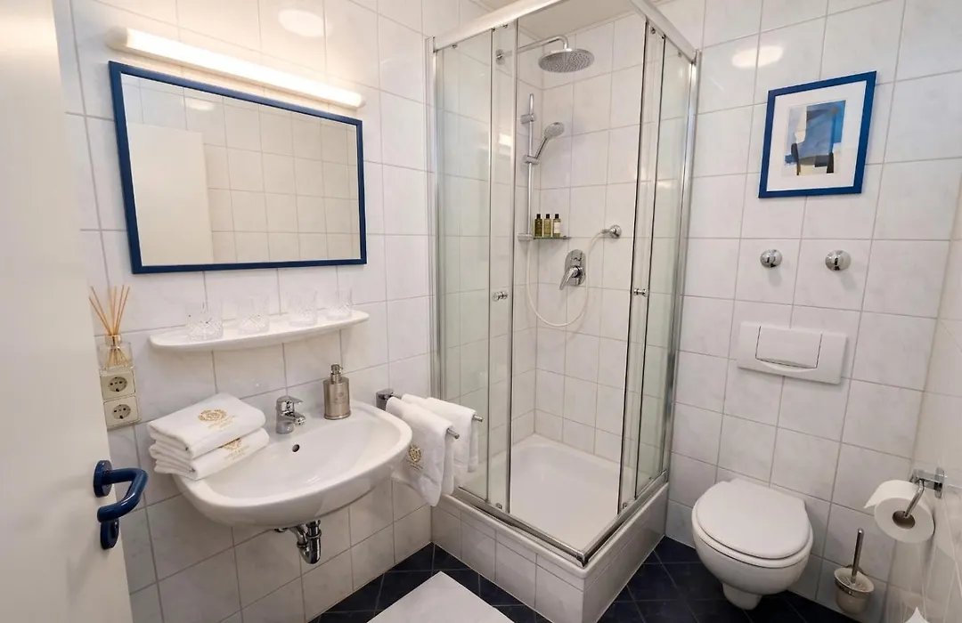 Hotel Garni Kreuzäcker-1