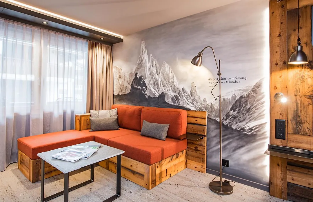Basecamp Hotel-1