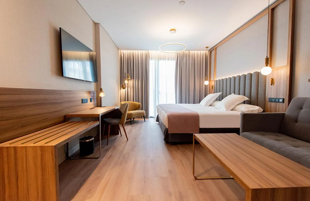 Hotel Giralda Center-1