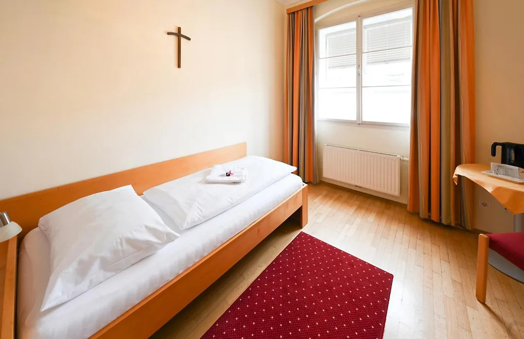 Gästehaus im Priesterseminar Salzburg-1
