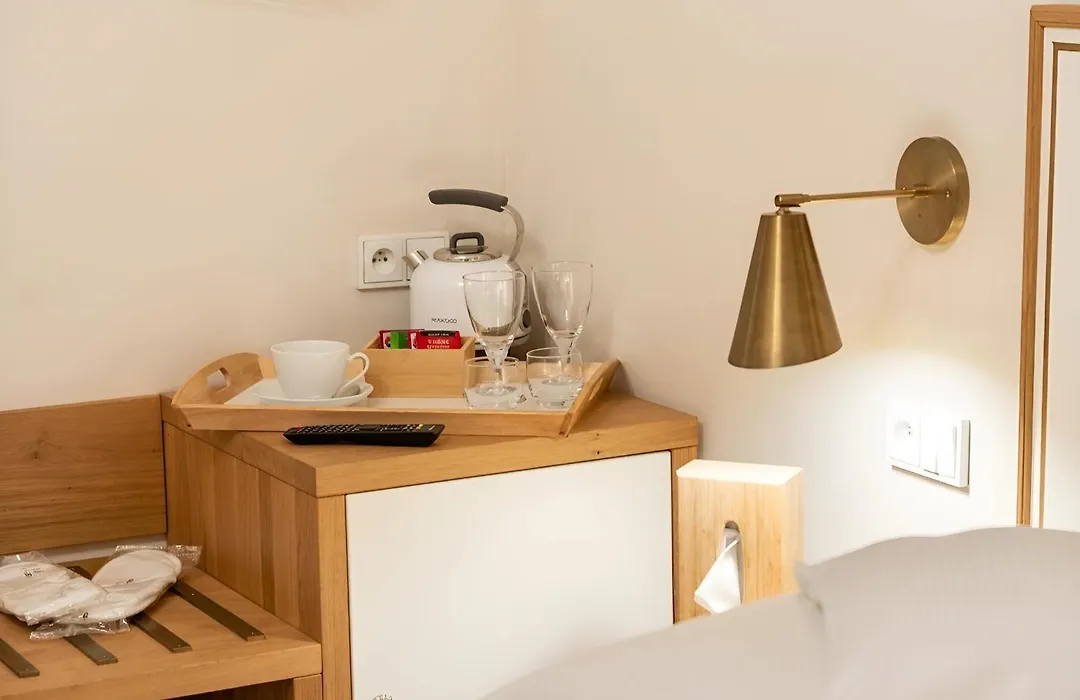 Hotel At The Golden Scissors-1