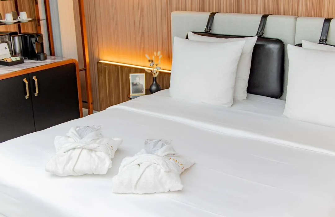 MUZE Hotel Dusseldorf - Handwritten Collection-1