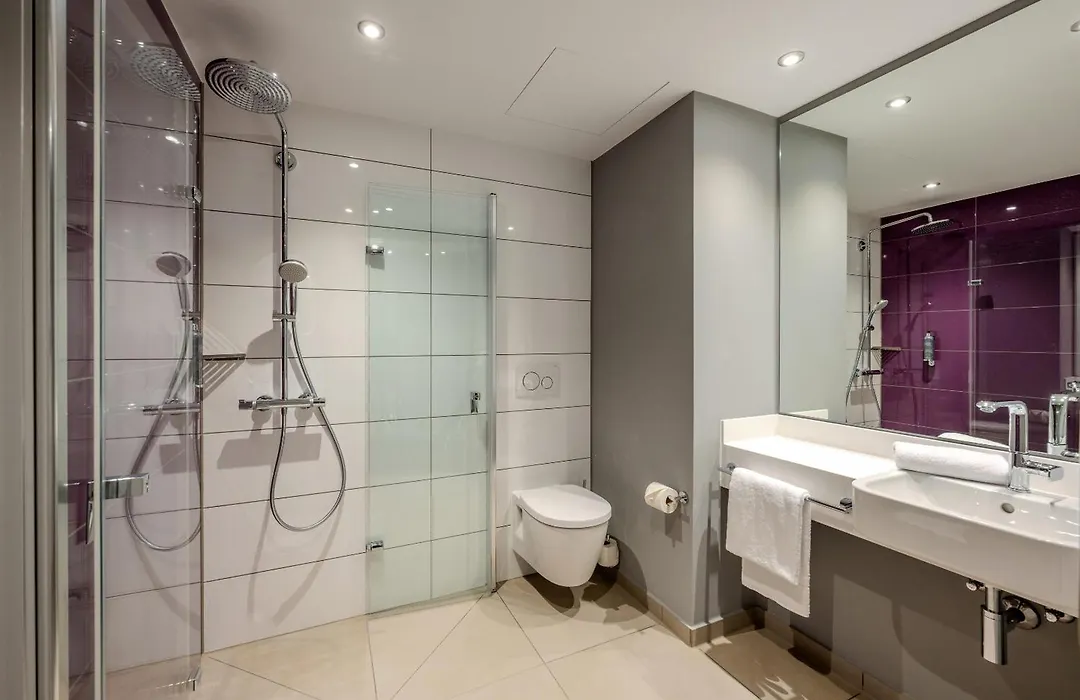 Premier Inn Hamburg St. Pauli-1