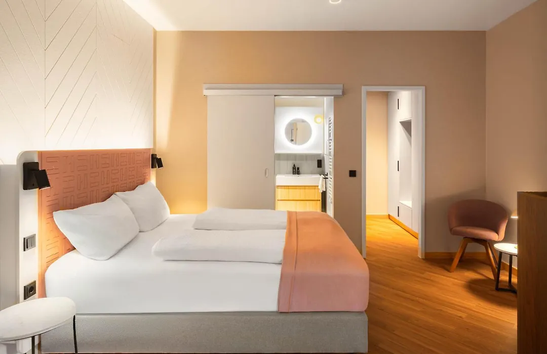 Limehome Munich Fritz-Erler Str-1