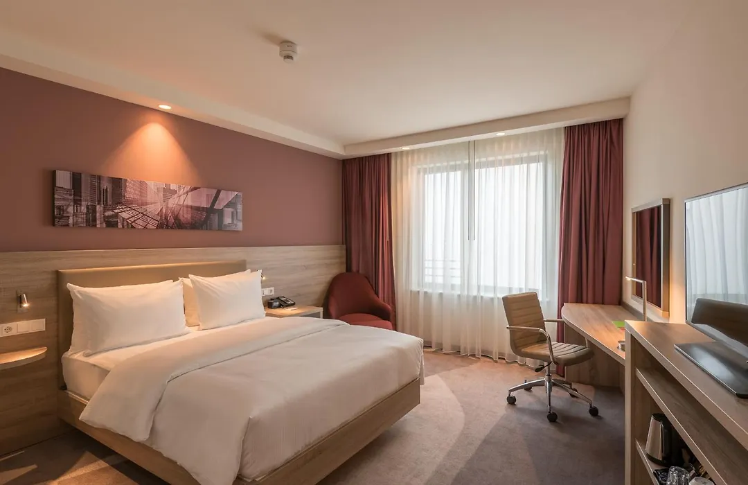 Hampton By Hilton Frankfurt City Centre East-1