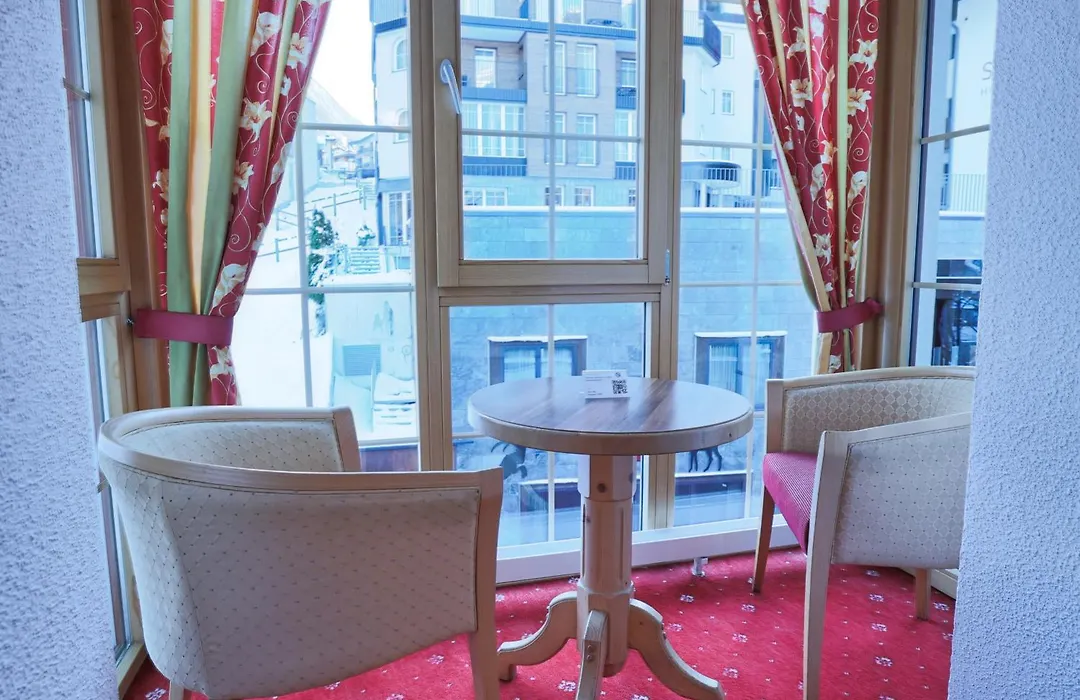 Hotel Alpina-1