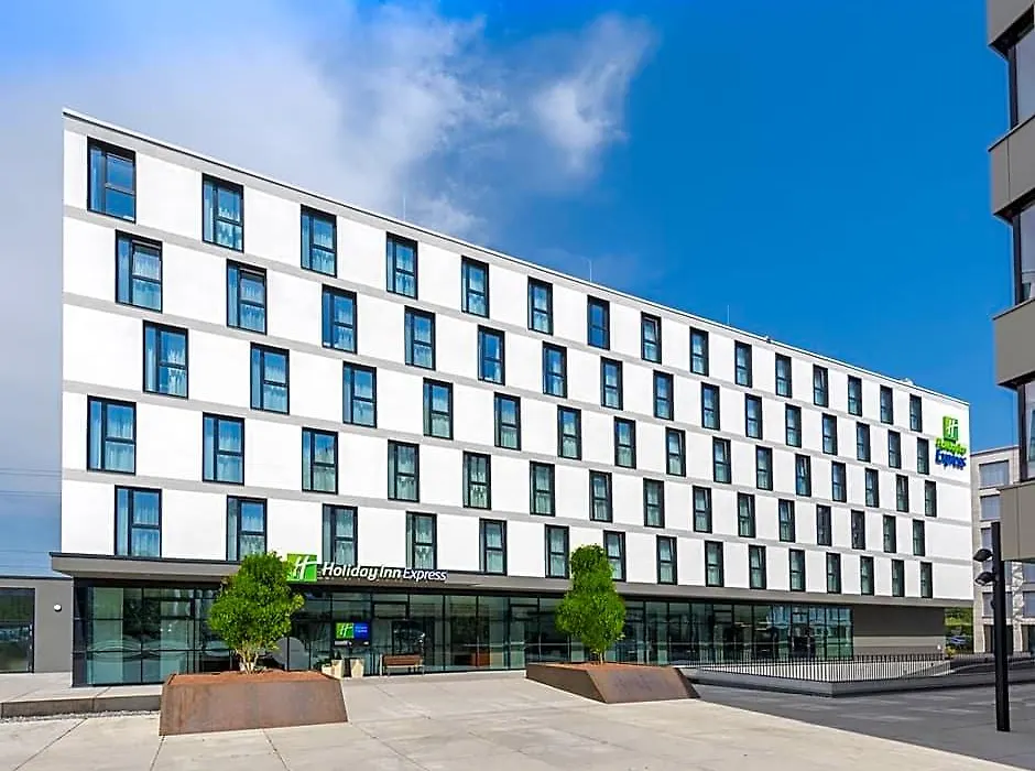 Holiday Inn Express - Freiburg - City Centre-1