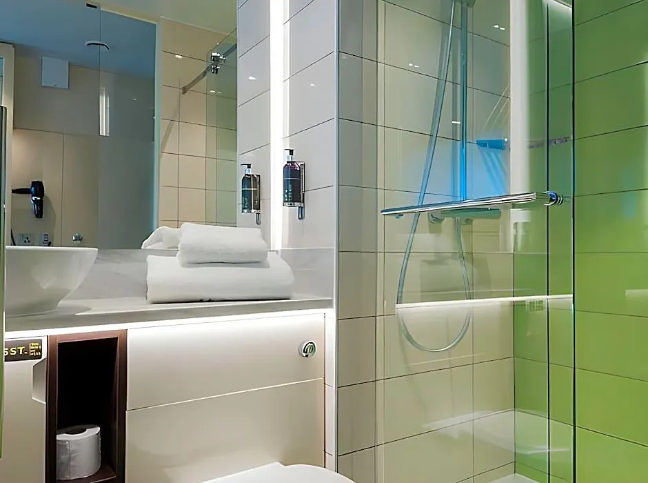 Hub By Premier Inn London West Brompton-1