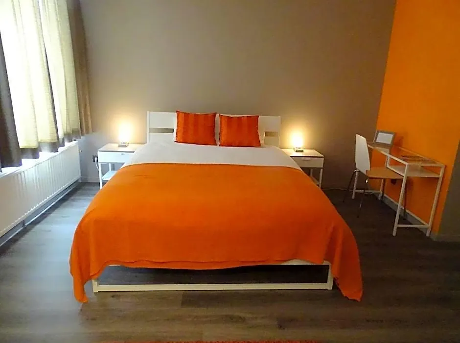 Suite 11-1