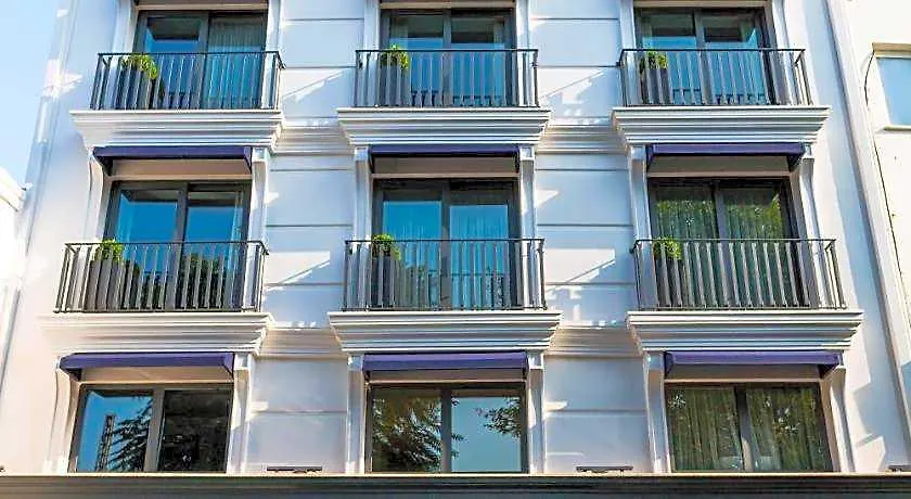 Meg Hotel-1