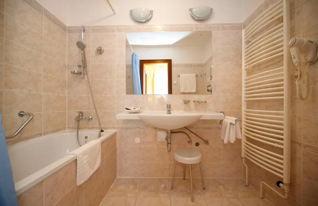 Bristol Kralovska Vila-1