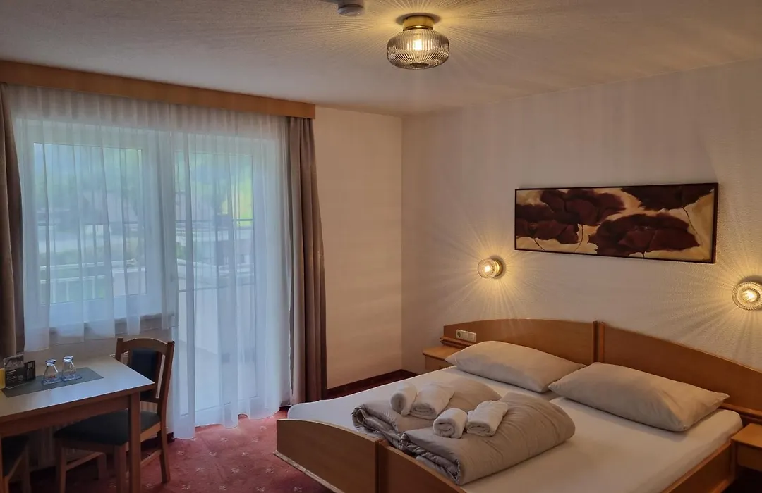 Hotel Garni Corinna-1