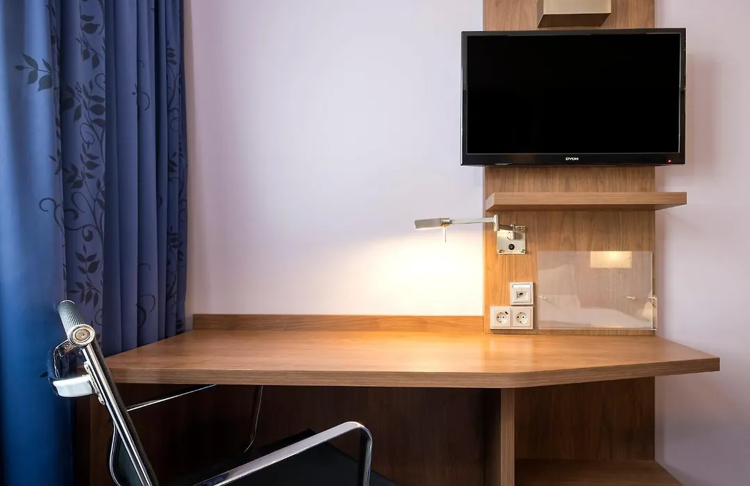 Holiday Inn Express Friedrichshafen, an IHG Hotel-1