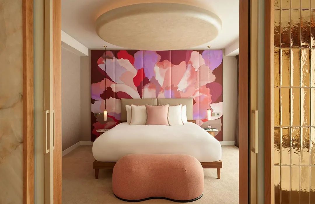 The Botree London, Curio Collection By Hilton-1