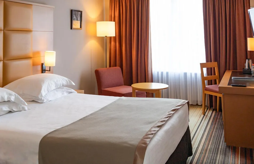 New Hotel Charlemagne-1