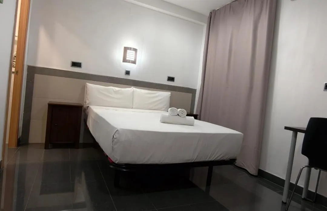 Hostal Levante Barcelona-1
