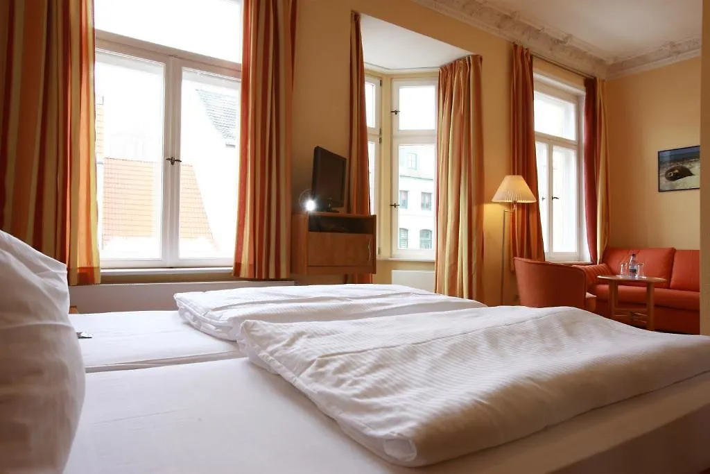 Restaurant&Hotel Wismar-1