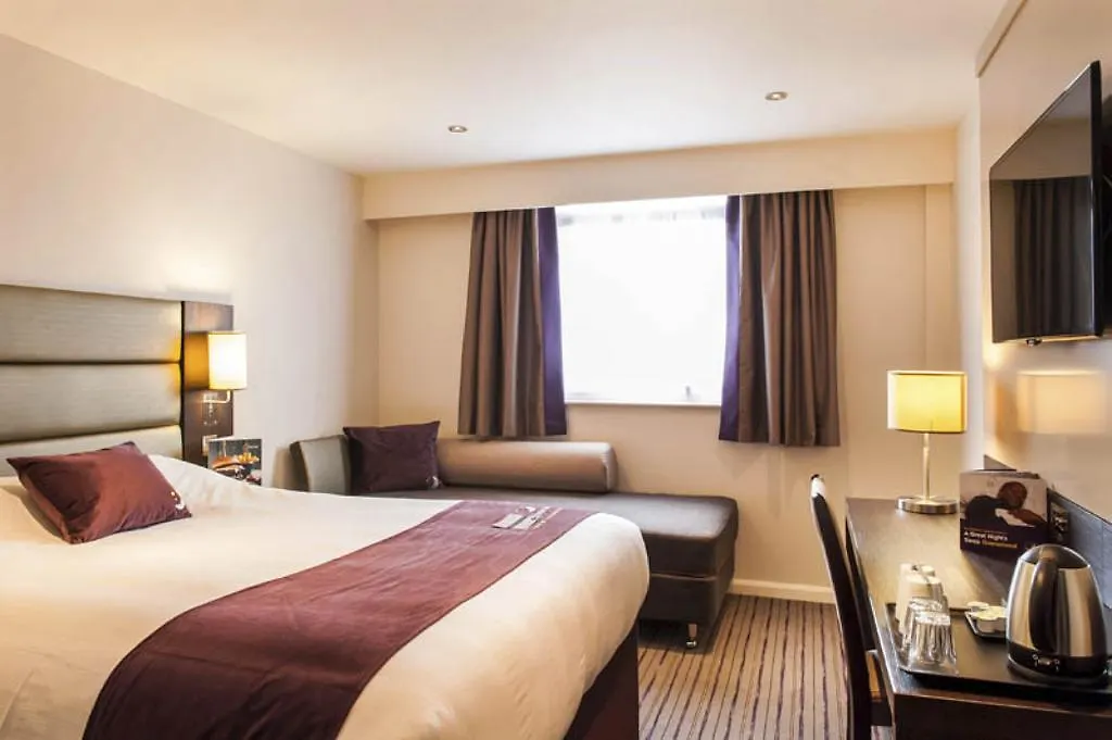 Premier Inn London Hendon - The Hyde-1