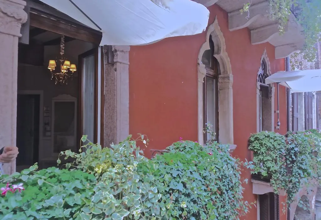 Vecchia Verona Rooms & Apartments-1