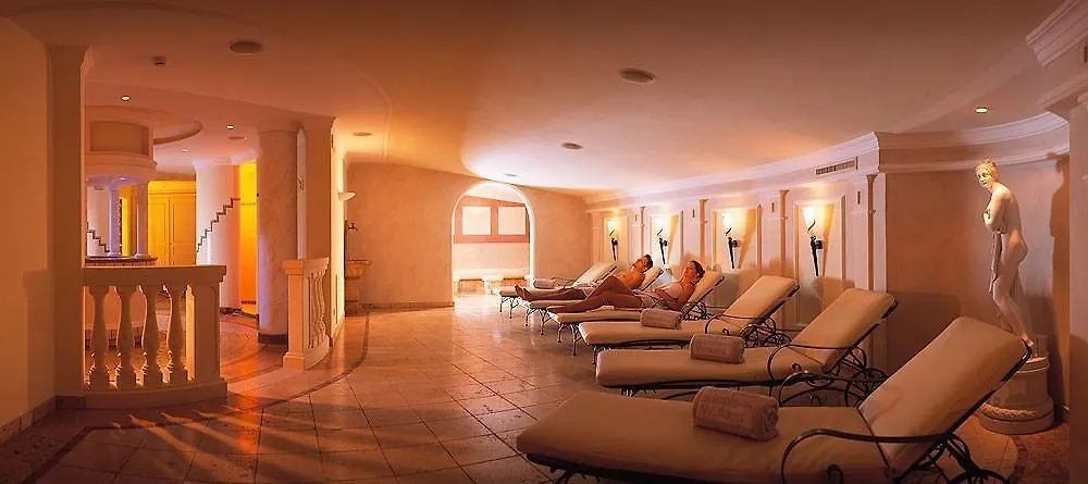 Hotel Garni Dolomieu-1