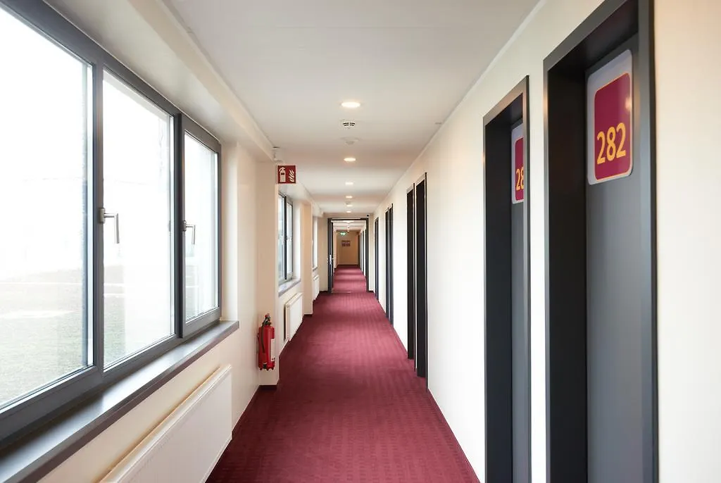McDreams Hotel Mönchengladbach-1