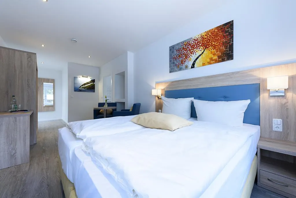 Hotel Boddenhus Garni-1