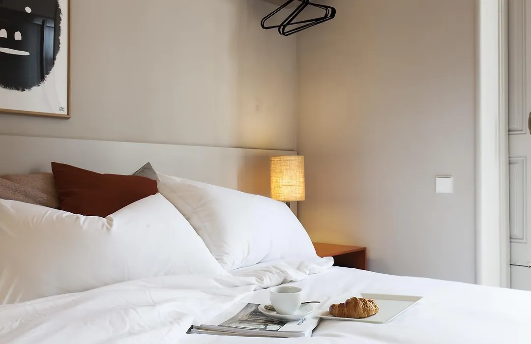 Destinationbcn - Universitat Rooms-1
