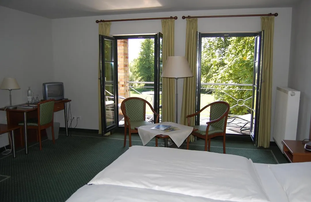 Gutshaus Redewisch Hotel&Restaurant-1