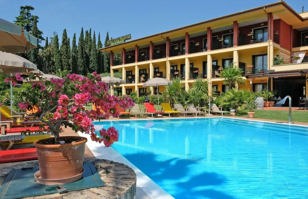 Villa Madrina Lovely And Dynamic Hotel-1
