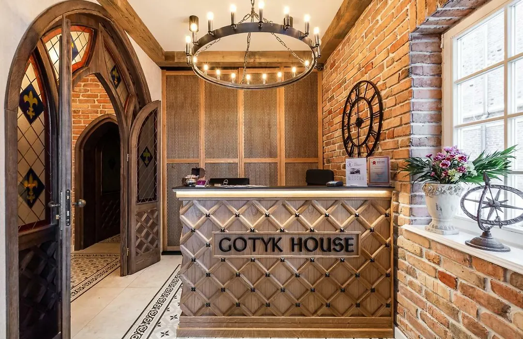 Gotyk House-1