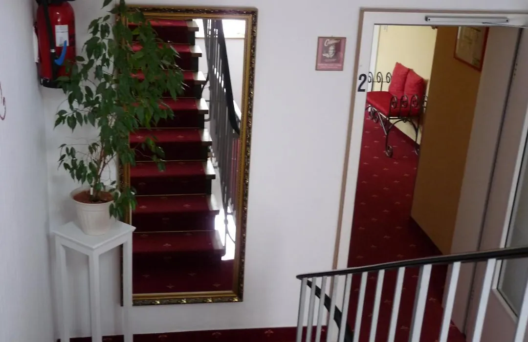 Hotel Geissler-1
