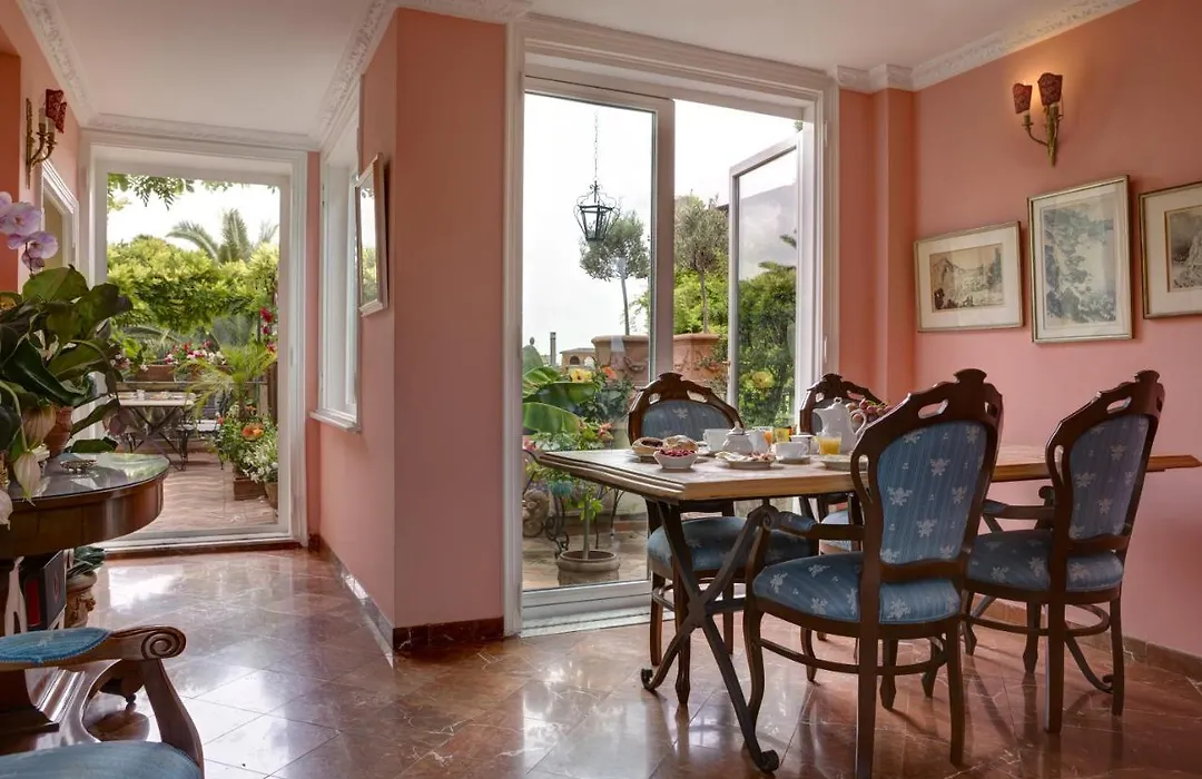 Episcopo Lipinsky Luxury Suites-1