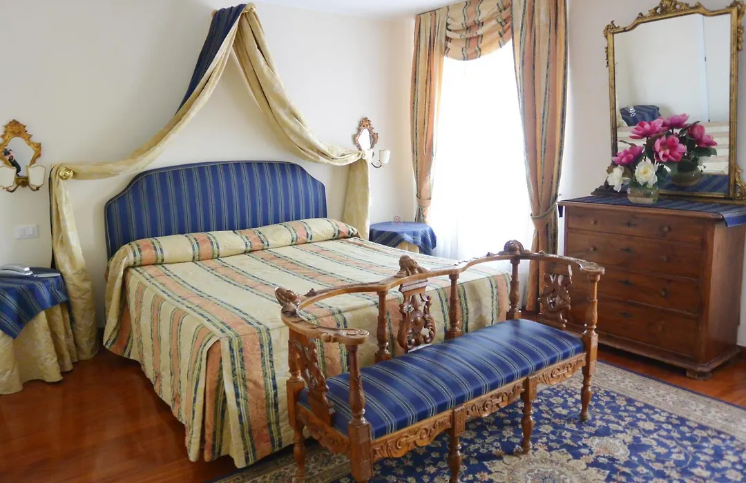 Hotel San Zulian-1