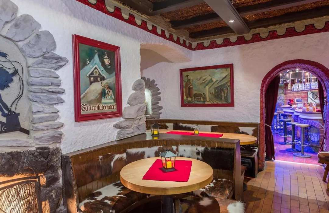 Party Hotel Taverne-1
