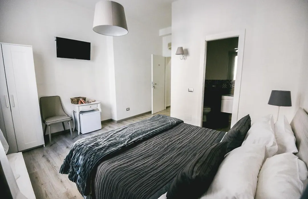 Angolo Di Roma Guest House-1