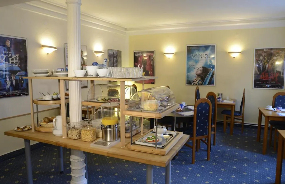 ALPHA Hotel Garni-1