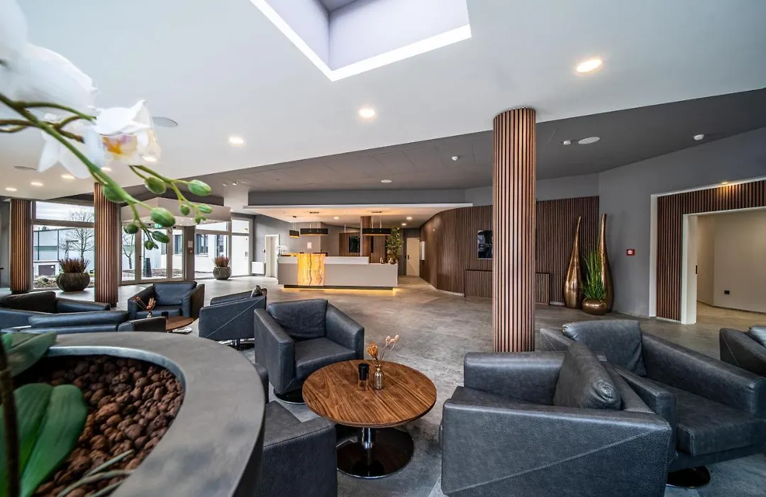 Ee Hotel-1