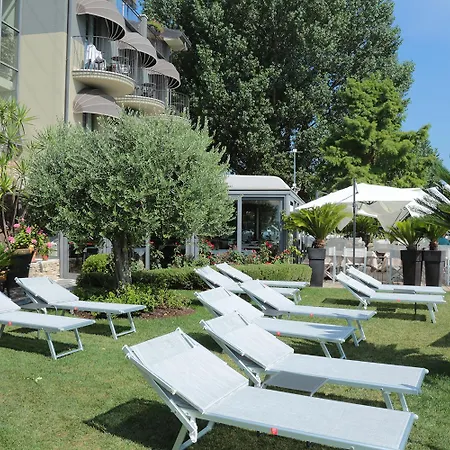 Hotel Aurora-3