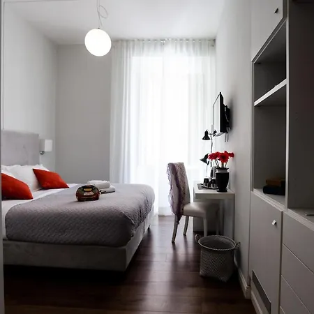 Eighty Four Rooms-2